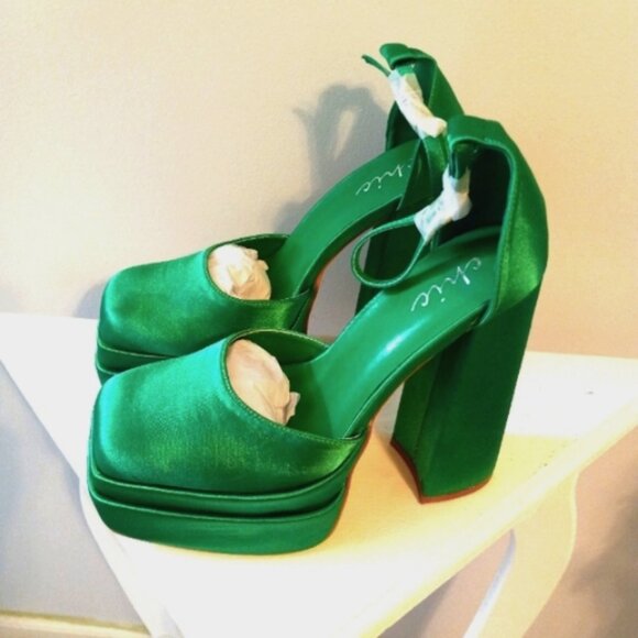 “LAST PAIR” Kelly Green Satin Platform Heels - Picture 2 of 6